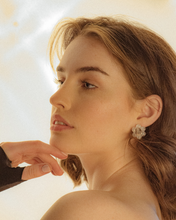 Load image into Gallery viewer, Daisy Dream Earrings