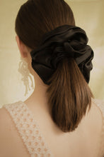 Load image into Gallery viewer, Blossomy Scrunchie
